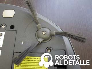 Robot aspirador Hoover Robocom RBC090 cepillo lateral